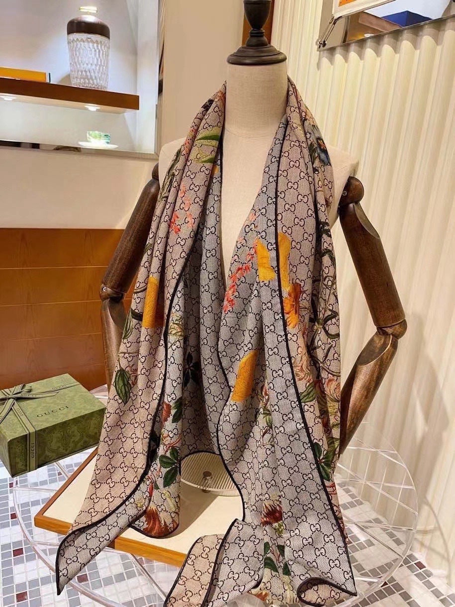 GUCCI 26S SCARF 180 IN CASHMERE 316718