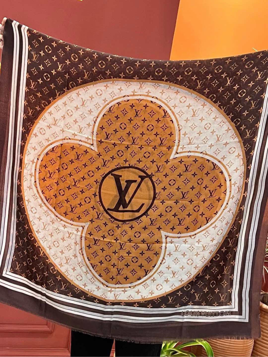 LV 26S SCARF 200 IN CASHMERE AND SILK 316731