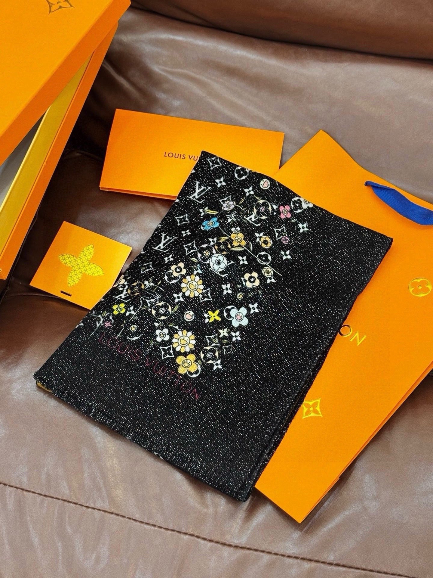 LV 26S SCARF 200 IN CASHMERE 318509
