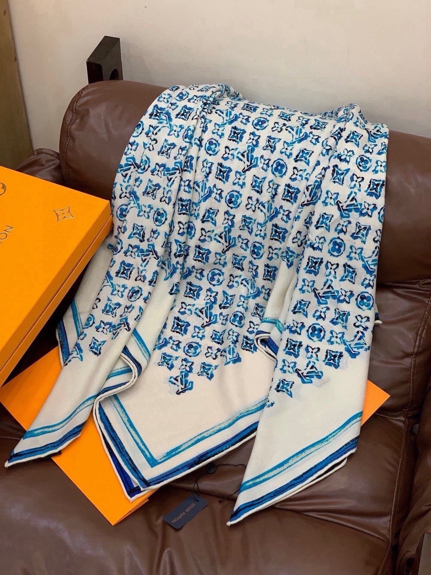 LV 26S SCARF 135 IN CASHMERE AND SILK 320927