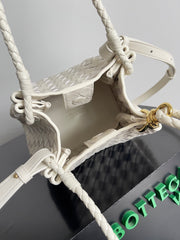 BV Small Parachute 21 Sea Salt Lambskin Ghw