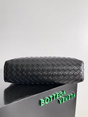 BOTTEGA VENETA 25S ANDIAMO LARGE INTRECCIATO 39 IN BLACK CALFSKIN