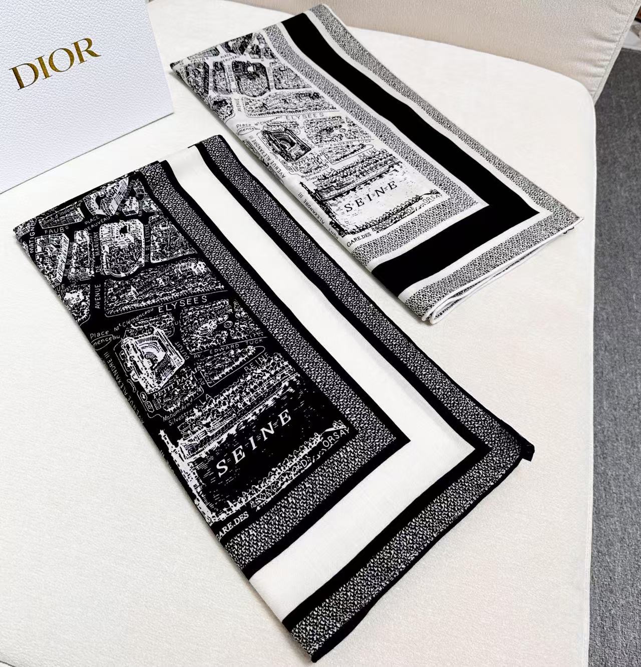DIOR SCARF 110 CM IN SILK 730652