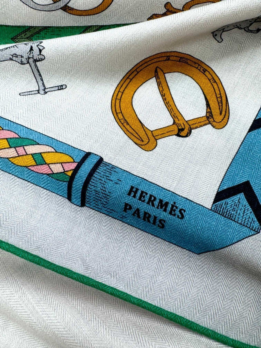 HERMES 25S SCARF 135 IN CASHMERE SILK 737308