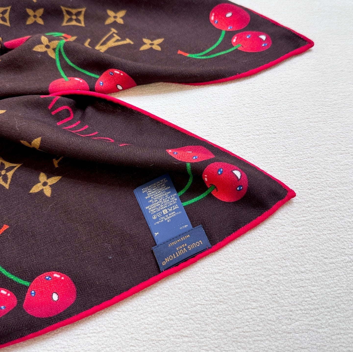 LV 26S SCARF 135 IN CASHMERE AND SILK 320599