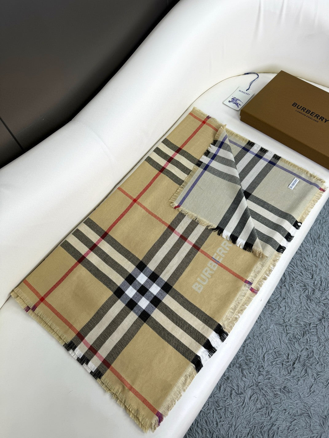 BURBERRY 26S SCARF 220CM IN CASHMERE SILK 303203