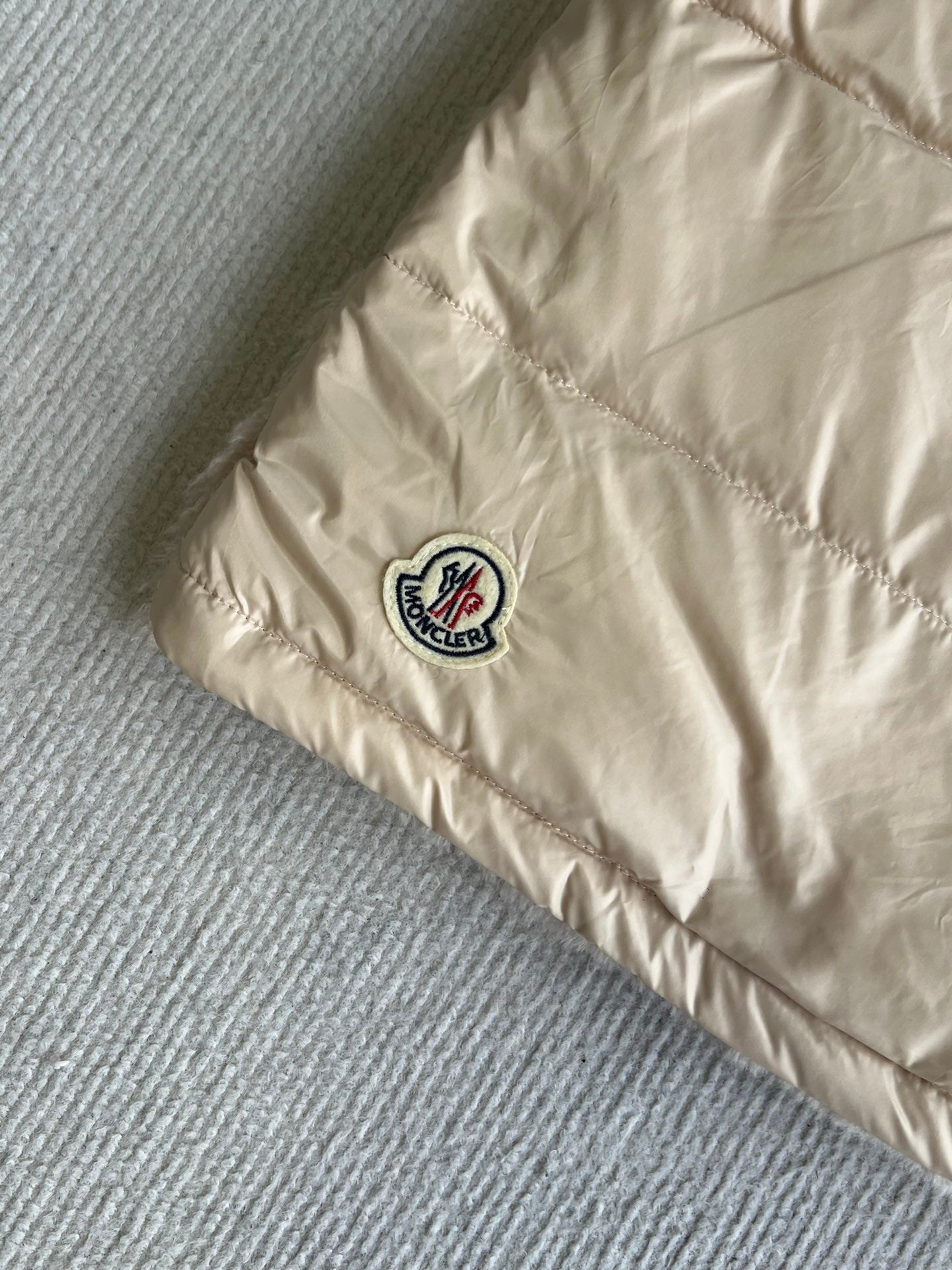 MONCLER 25S DOWN VEST IN LIGHT PINK 044