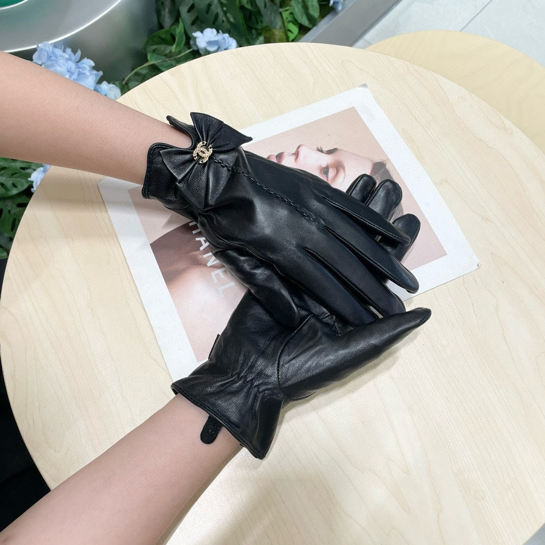 GLOVES IN BLACK LAMBSKIN 464983
