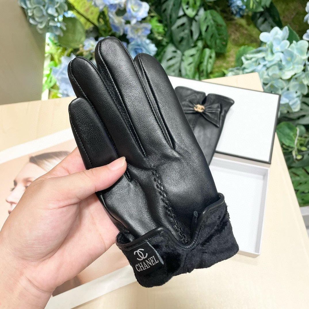 GLOVES IN BLACK LAMBSKIN 464983