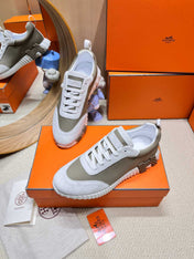 BOUNCING SNEAKER IN PALE GRAY SUEDE AND WOOD BROWN KNIT