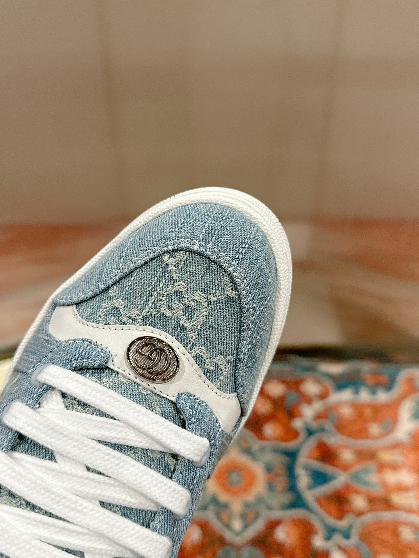 GUCCI 26S SCREENER SNEAKER IN LIGHT BLUE DENIM