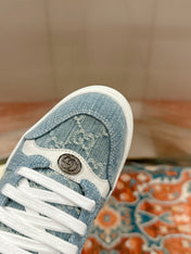 GUCCI 26S SCREENER SNEAKER IN LIGHT BLUE DENIM