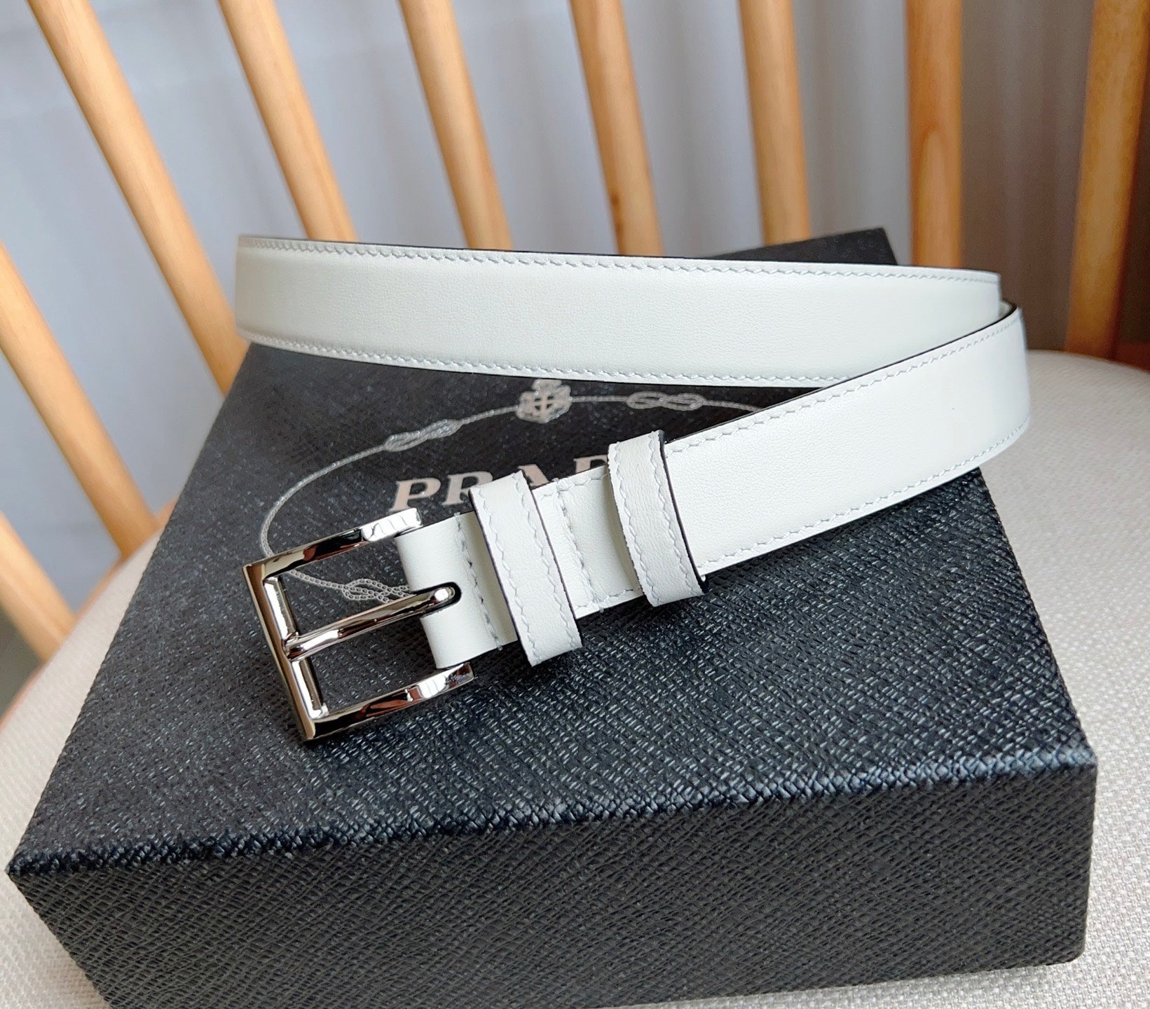 PRADA 25S BELT 25 MM IN WHITE CALFSKIN 585796