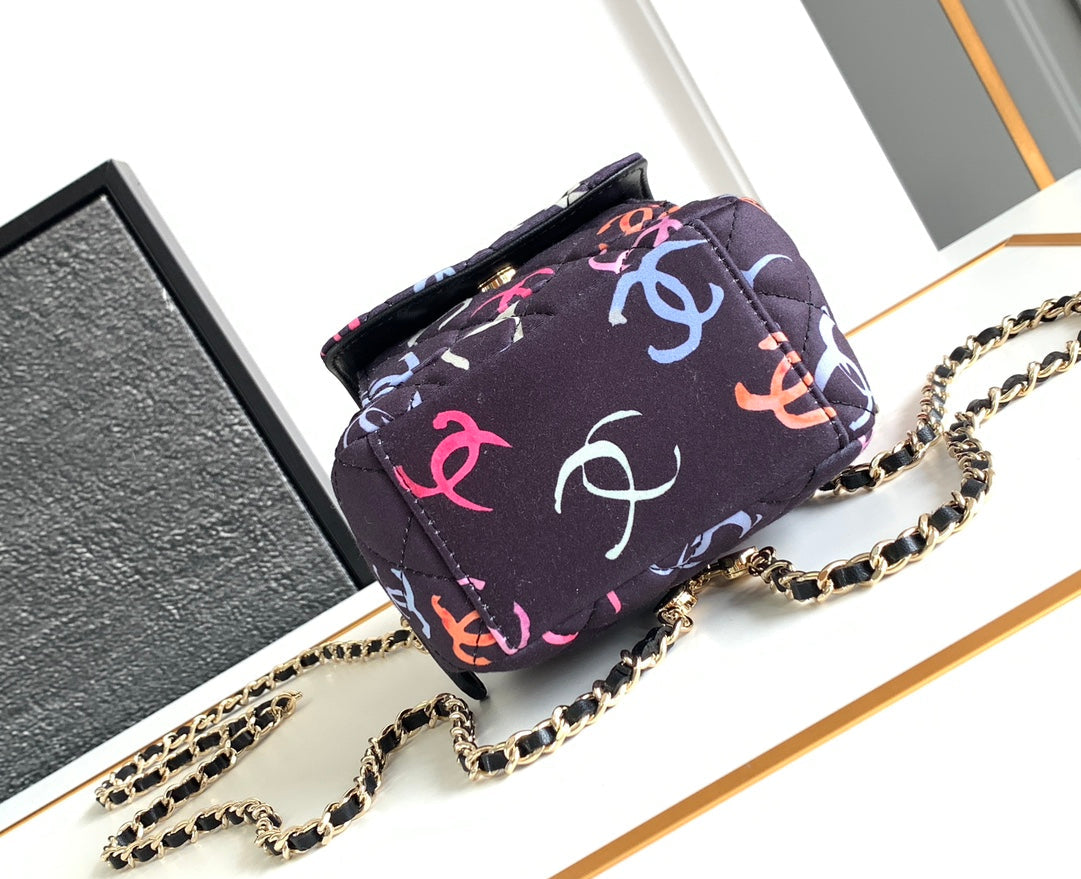 CC CLASSIC MINI 18 BACKPACK COLORFUL WOOL COTTON MIXED FIBERS GOLD TONE METAL