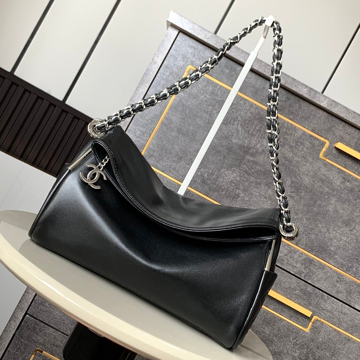 CHANEL 25S HOBO BAG 30 CM IN BLACK SMOOTH CALFSKIN