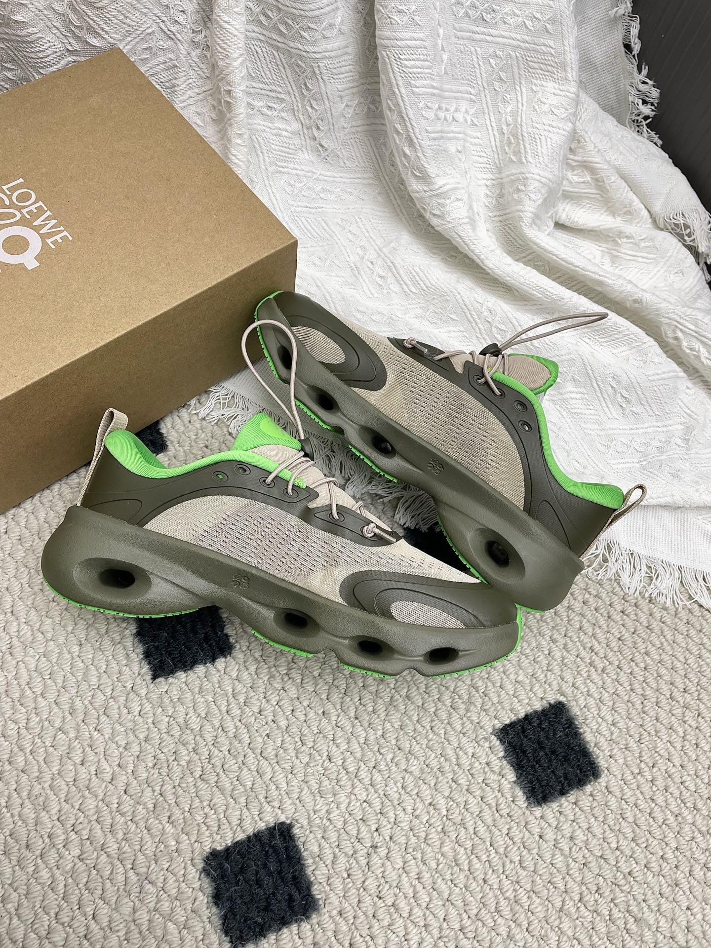 LOEWE 26S CLOUDSOLO SNEAKERS IN OLIVE GREEN AND BEIGE RECYCLED POLYESTER