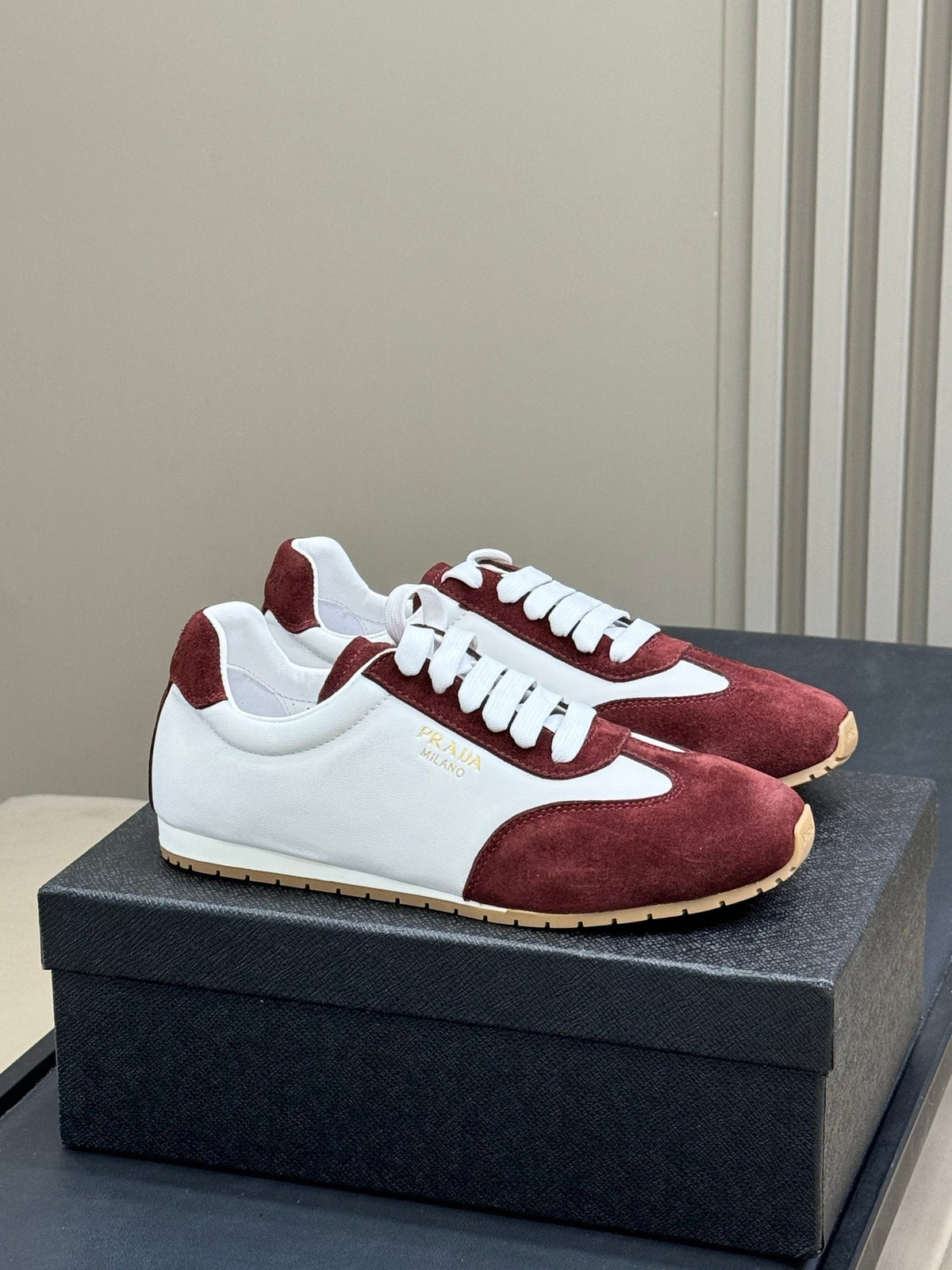 PRADA 25S SNEAKER IN WHITE MIX DARK RED SUEDE STYLE 3