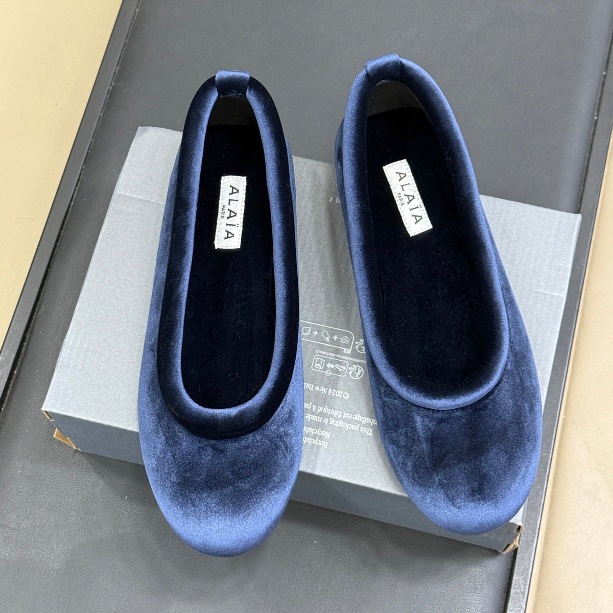 ALAIA 25S BALLET FLATS IN DARK BLUE VELVET