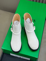 BOTTEGA VENETA 26S ANKLE BOOTS IN LIGHT GREY SUEDE