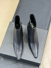 YSL 26S ZIPPERED HEELED BOOTS IN BLACK CALFSKIN