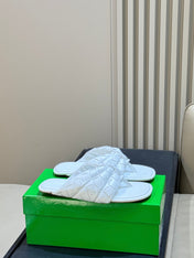 BOTTEGA VENETA 26S THONG SANDALS IN WHITE LAMBSKIN