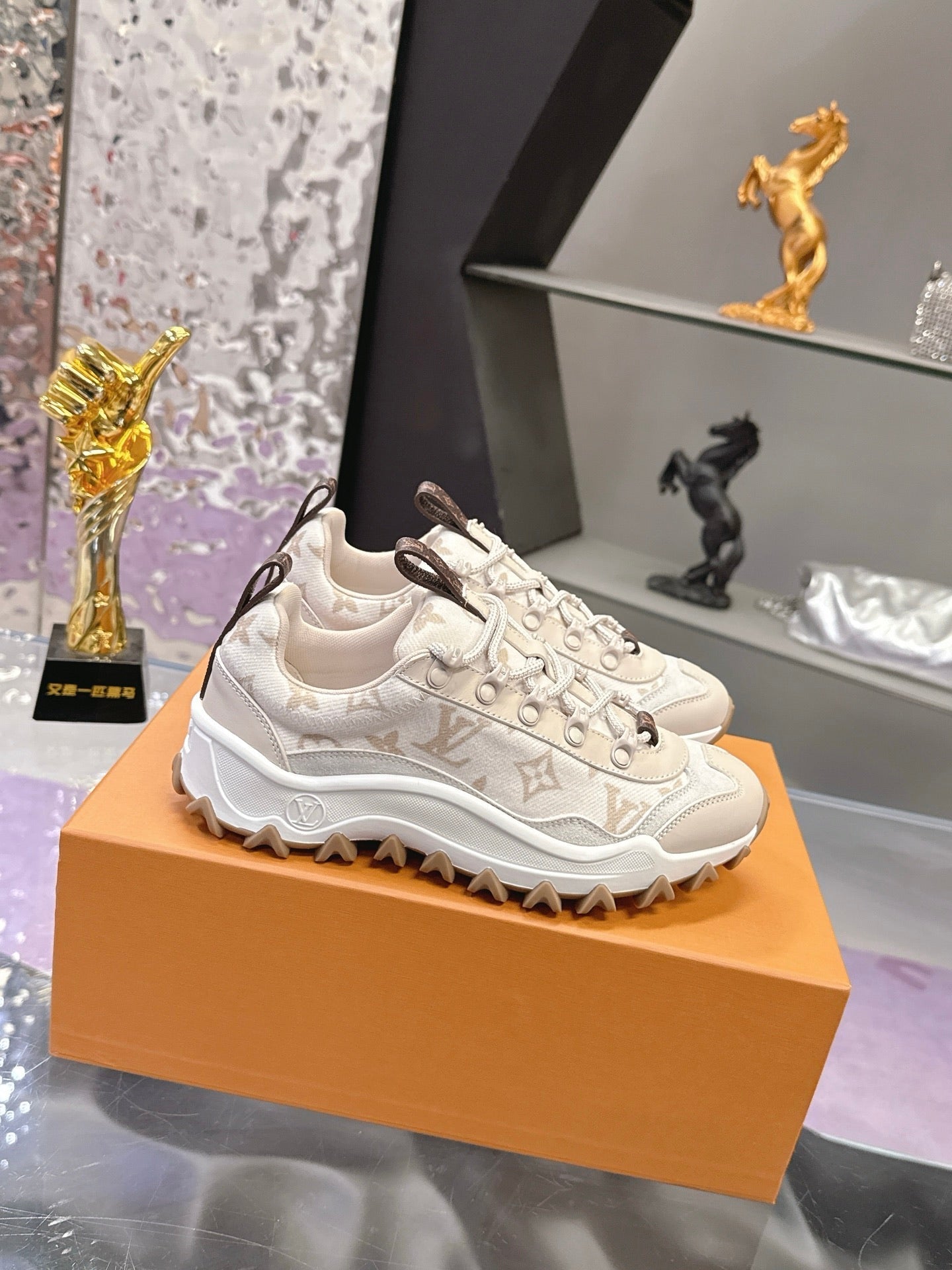 LV 26S RUSH XPLORER SNEAKER IN BEIGE MONOGRAM SUEDE