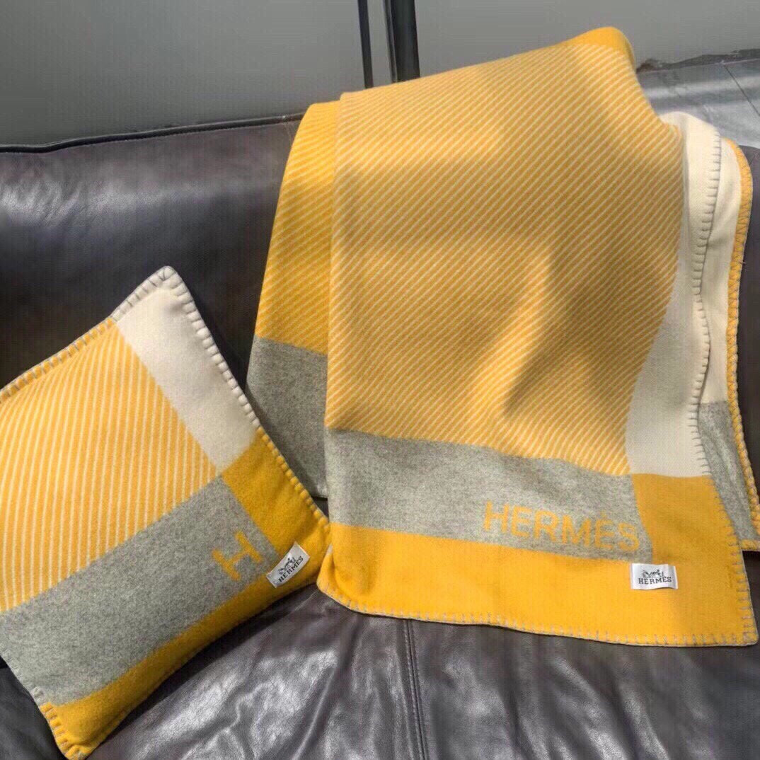 H RIVIERA BLANKET 200 CM IN CLASSIC YELLOW WOOL AND CASHMERE 136855
