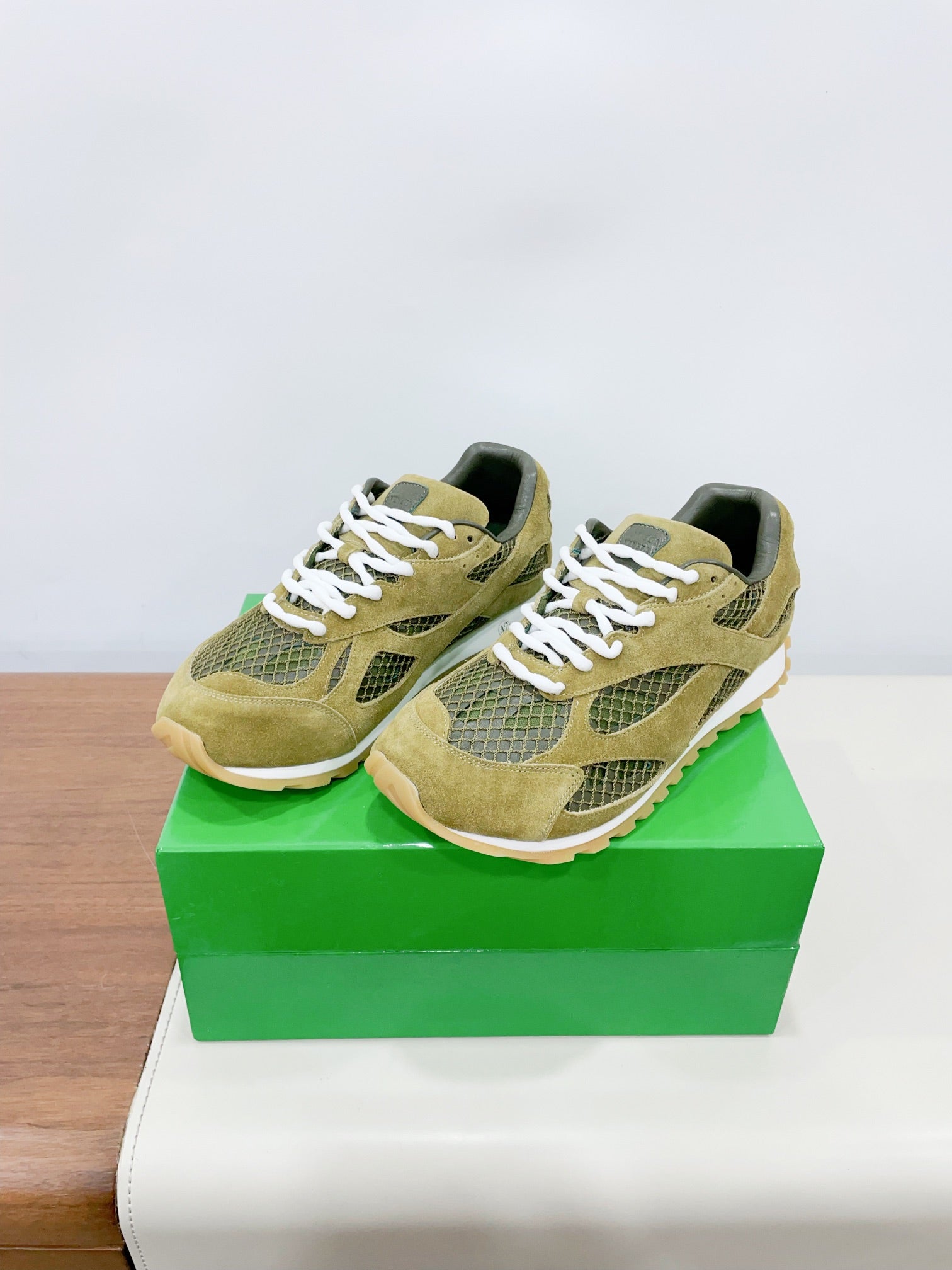 ORBIT SNEAKER IN OLIVE GREEN SUEDE AND TECHNICAL MESH