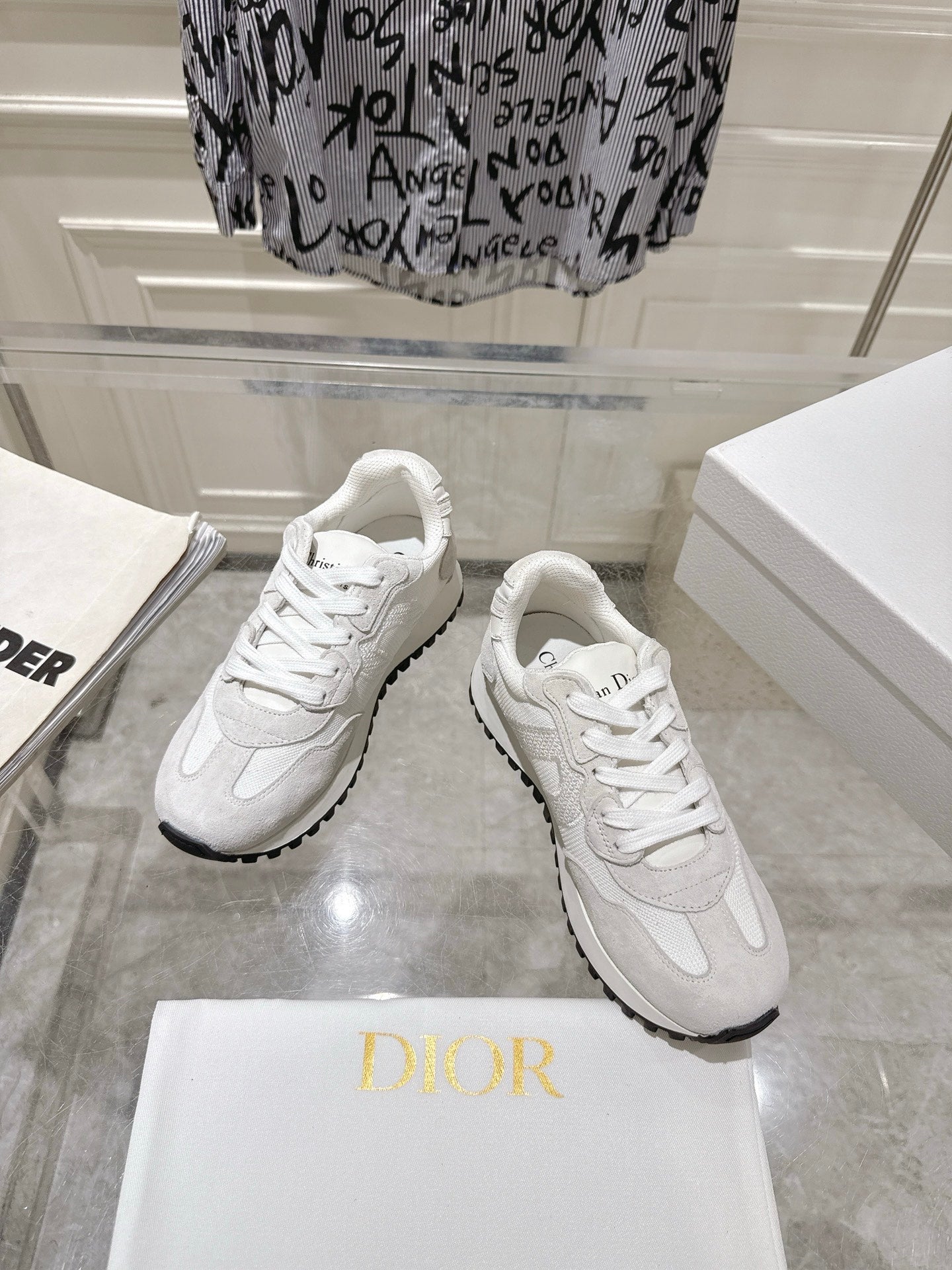 DIOR 25S C'EST DIOR SNEAKER IN WHITE LIGHT GRAY CALFSKIN AND SUEDE