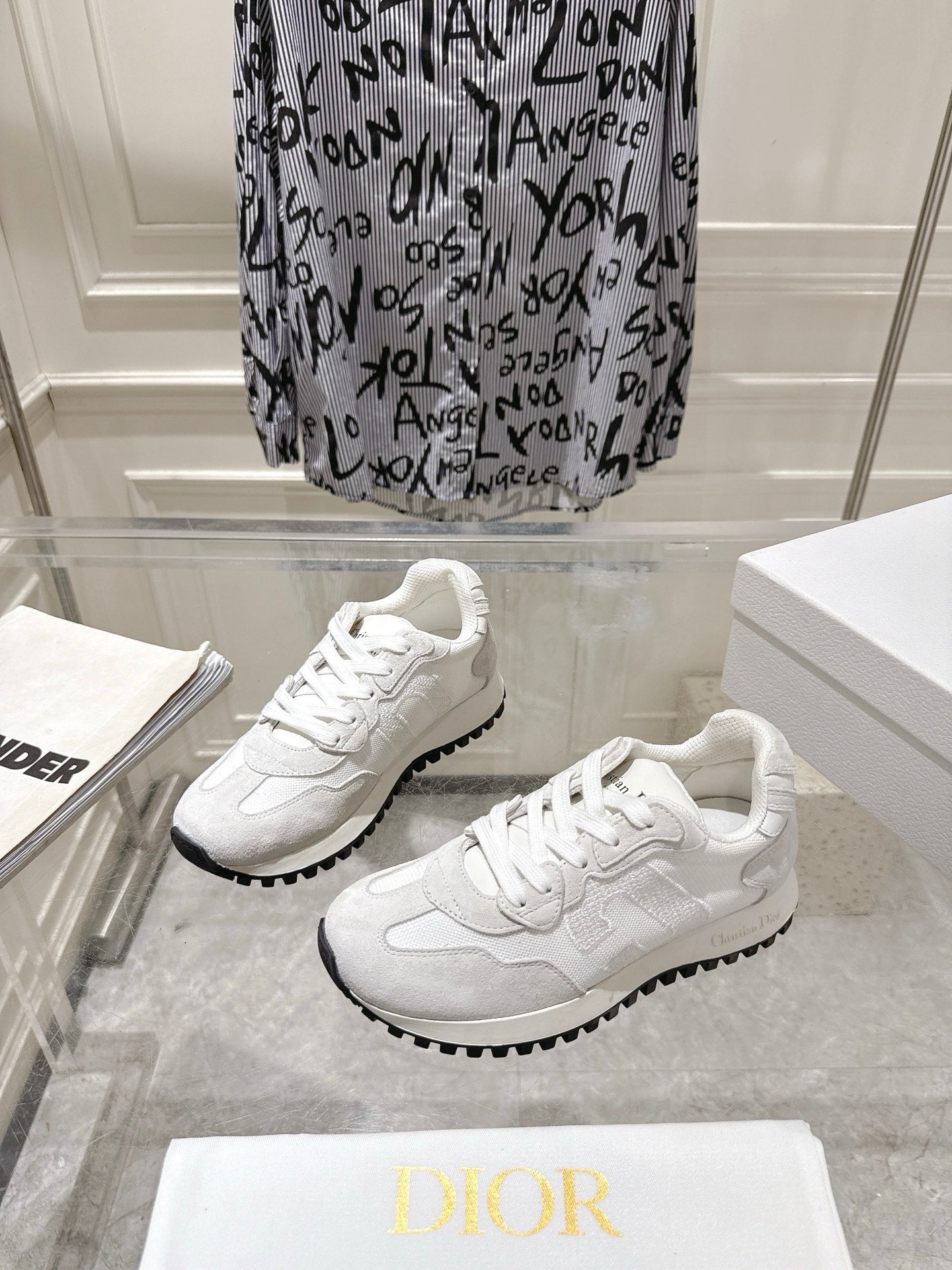 DIOR 25S C'EST DIOR SNEAKER IN WHITE LIGHT GRAY CALFSKIN AND SUEDE