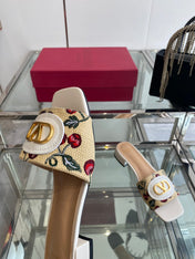 VLTN HIGH HEEL 25S 30 MM IN BEIGE FABRIC AND WHITE LAMBSKIN WITH EMBROIDERED CHERRY MOTIF