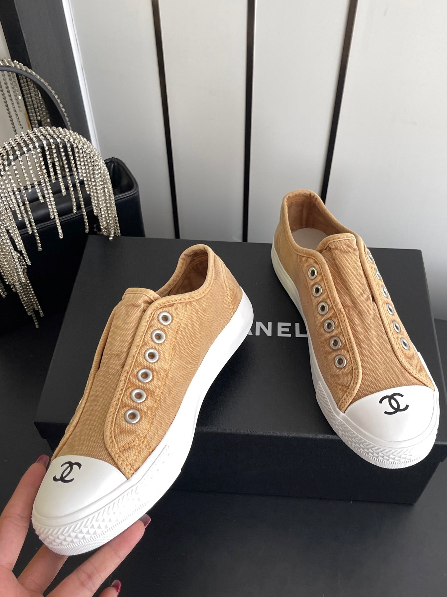 CHANEL 26S LOW TOP BEIGE IN NAVY BLUE CANVAS