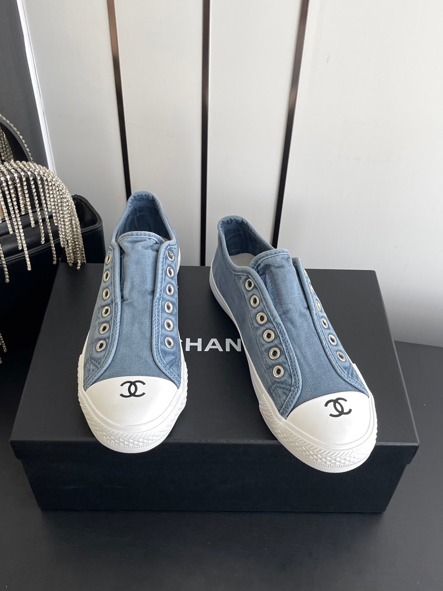 CHANEL 26S LOW TOP SNEAKERS IN NAVY BLUE CANVAS