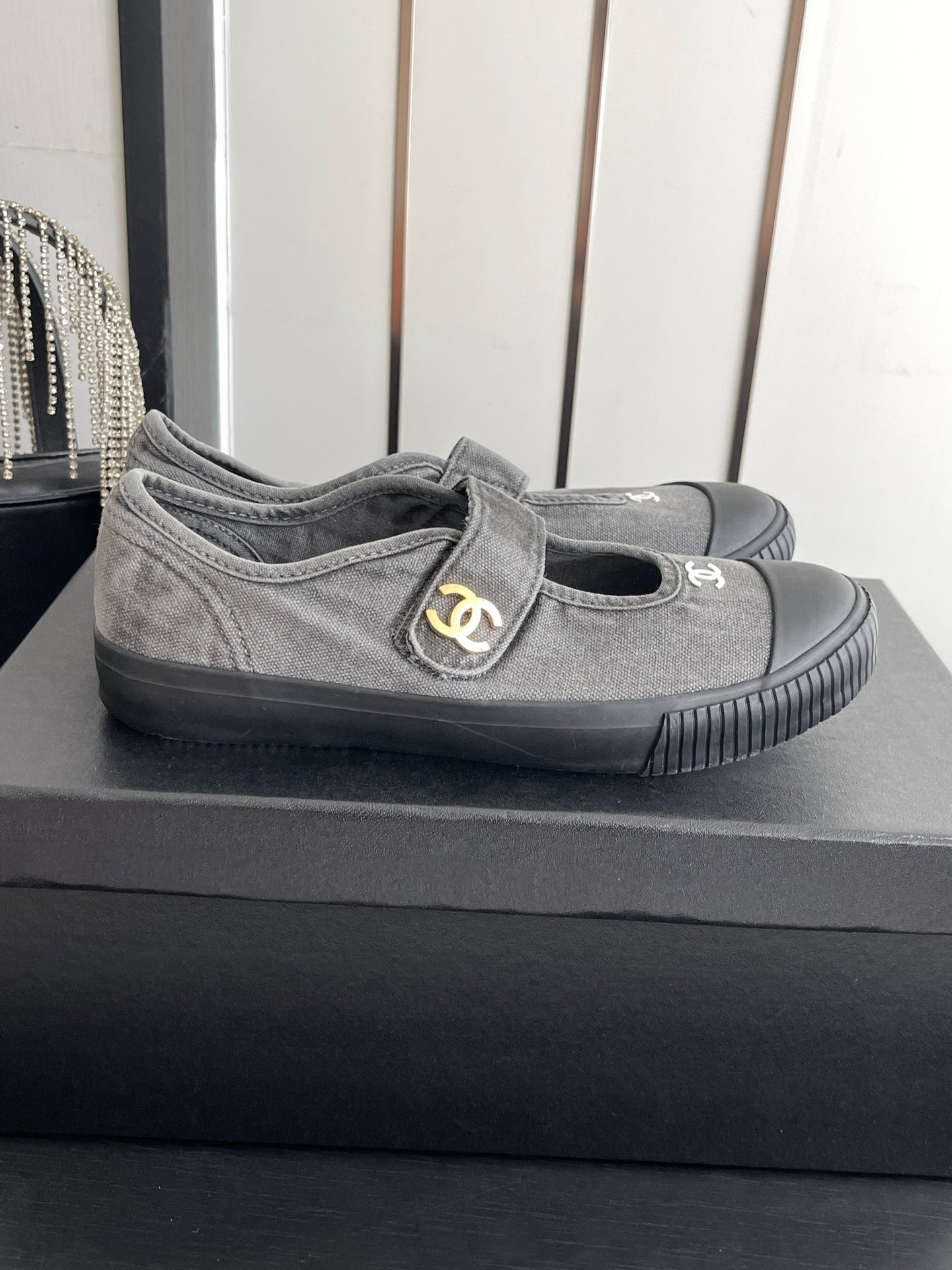 CHANEL 26S MARY JANE SNEAKERS IN GREY CANVAS WITH GOLD-TONE METAL CC LOGO