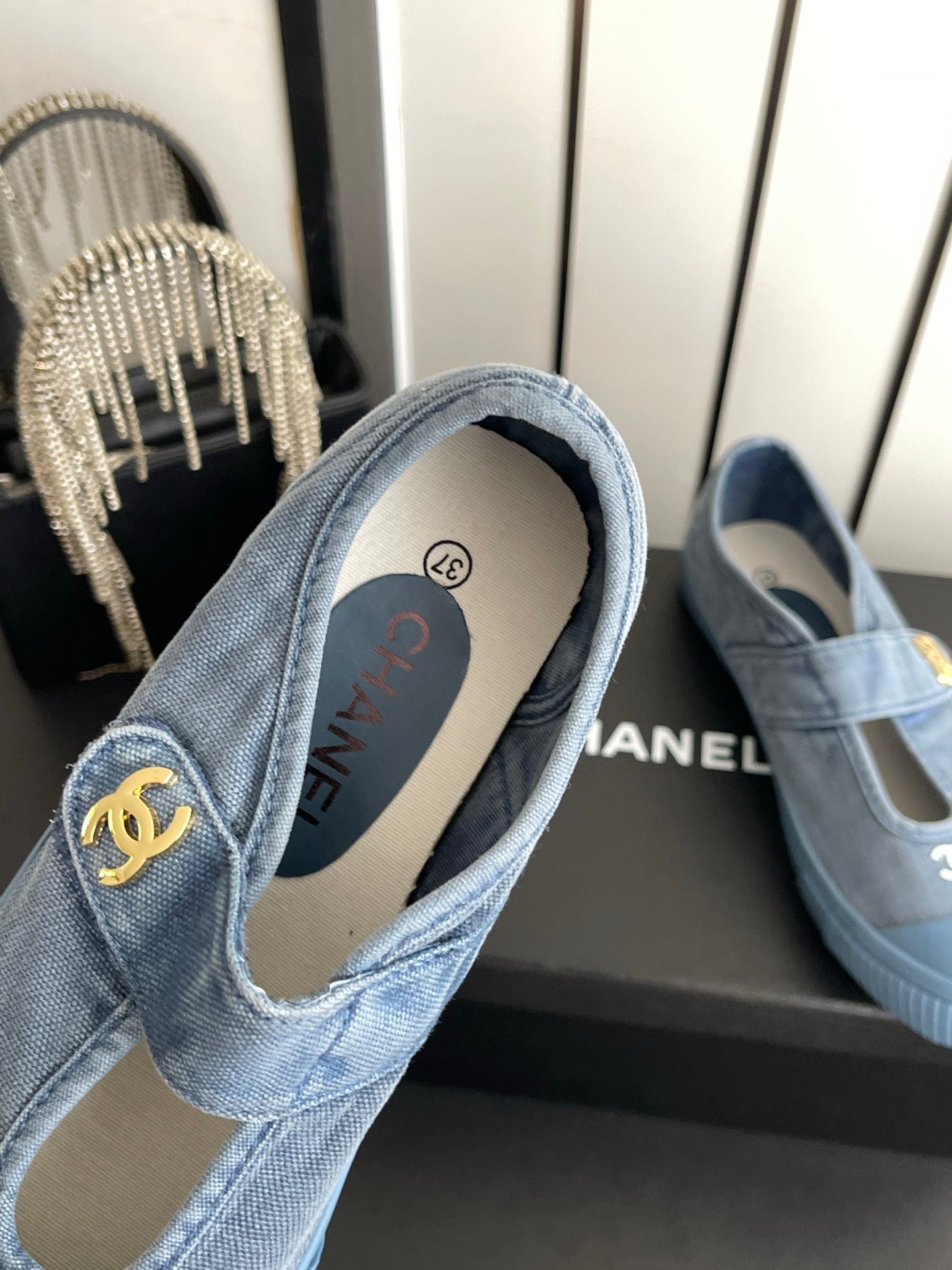 CHANEL 26S MARY JANE SNEAKERS IN NAVY BLUE CANVAS WITH GOLD-TONE METAL CC LOGO