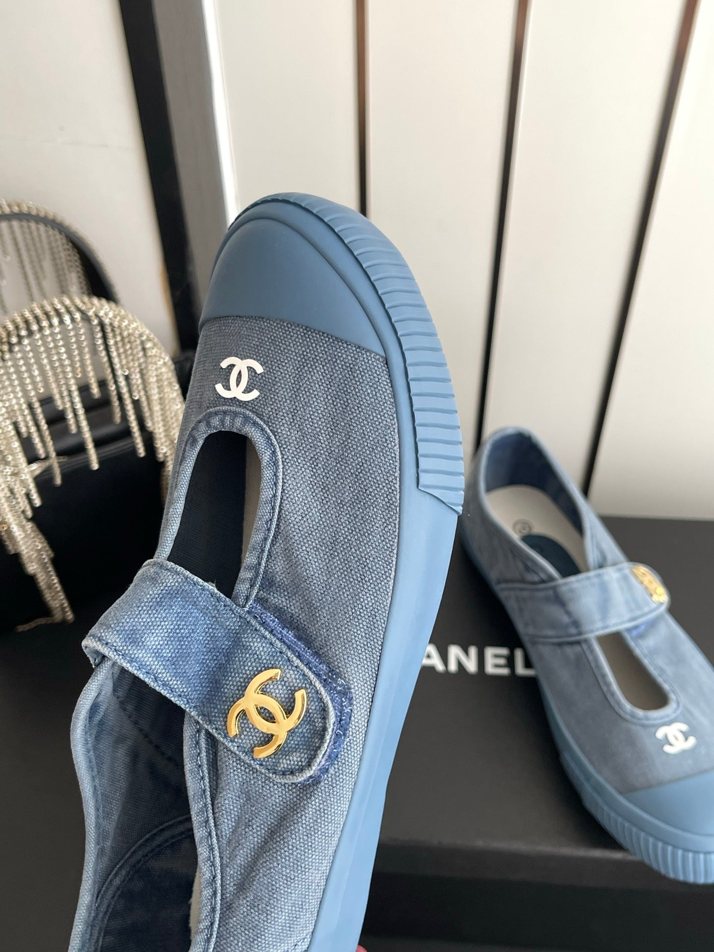CHANEL 26S MARY JANE SNEAKERS IN NAVY BLUE CANVAS WITH GOLD-TONE METAL CC LOGO