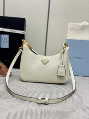 HOBO BAG 23 IN WHITE NAPPA LAMBSKIN GOLD CHAIN