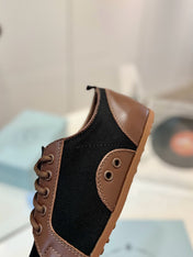 SNEAKERS IN BROWN LAMBSKIN AND BLACK CANVAS
