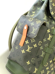LV 25S CHRISTOPHER BACKPACK 48 IN ARMY GREEN CALFSKIN SILVER HARDWARE