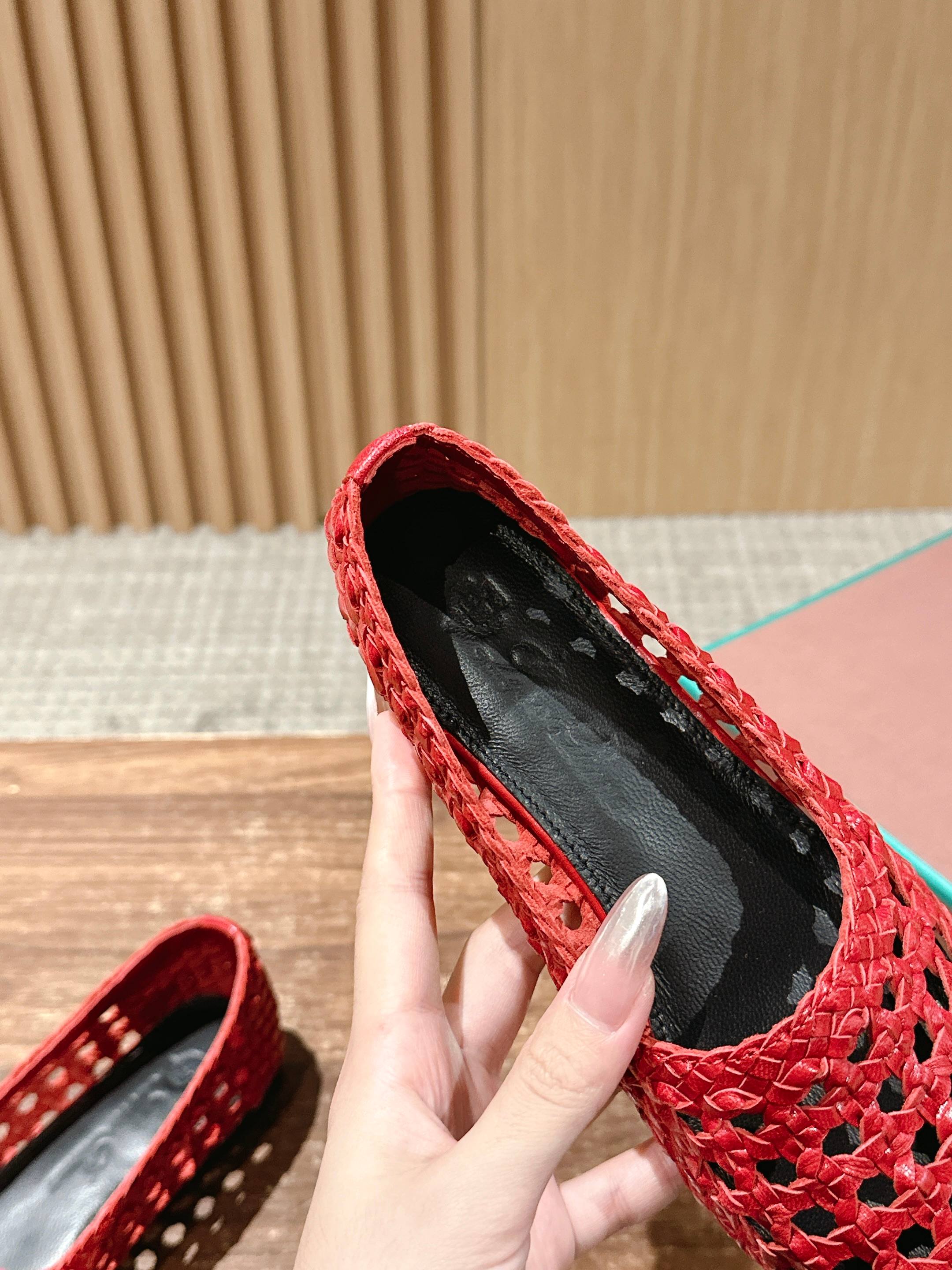 LP POINTED-TOE BALLET FLATS 25S IN RED LAMBSKIN