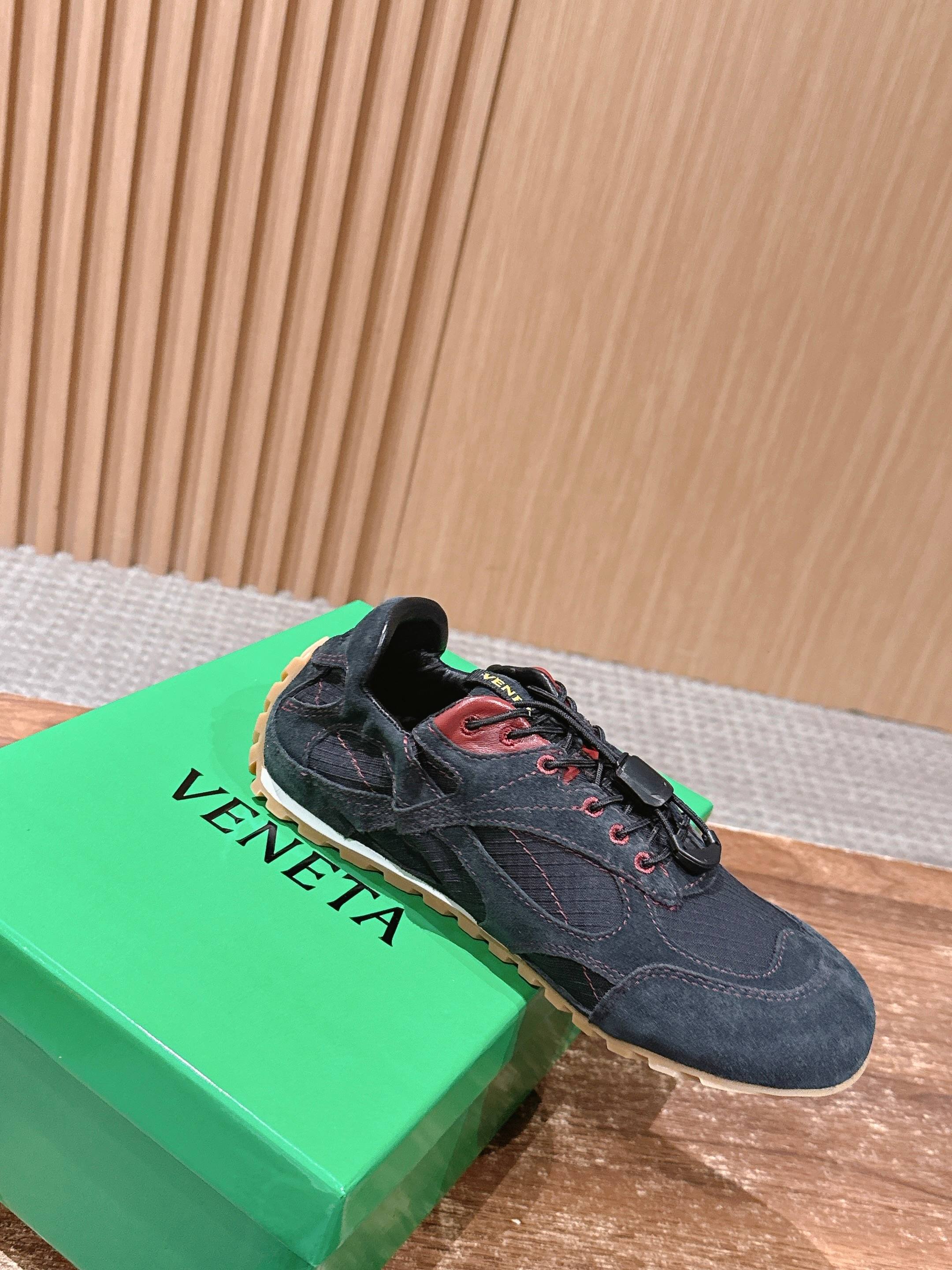 BOTTEGA VENETA 26S SNEAKERS IN DARK BLUE GREY SUEDE AND MESH FABRIC