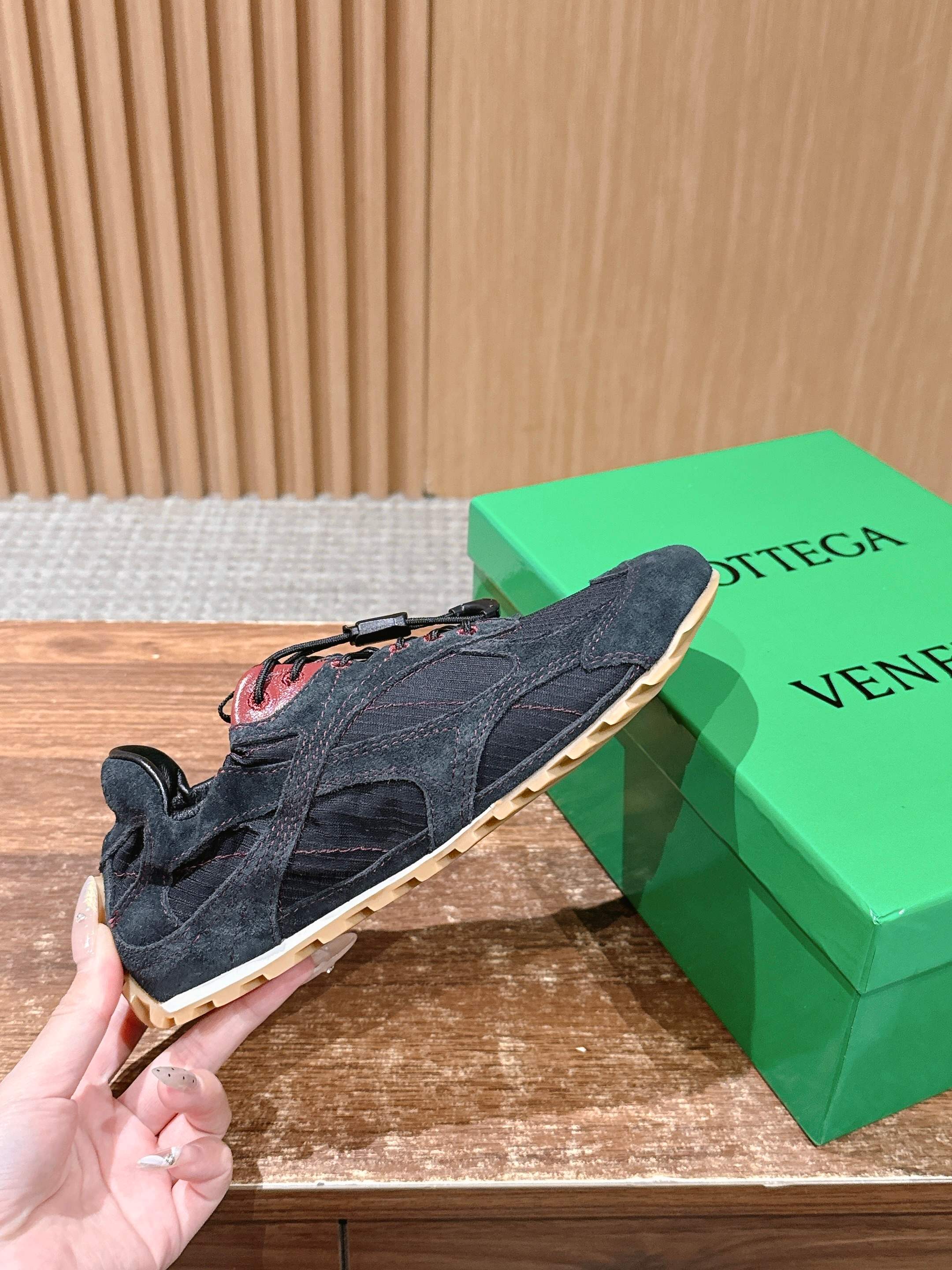 BOTTEGA VENETA 26S SNEAKERS IN DARK BLUE GREY SUEDE AND MESH FABRIC