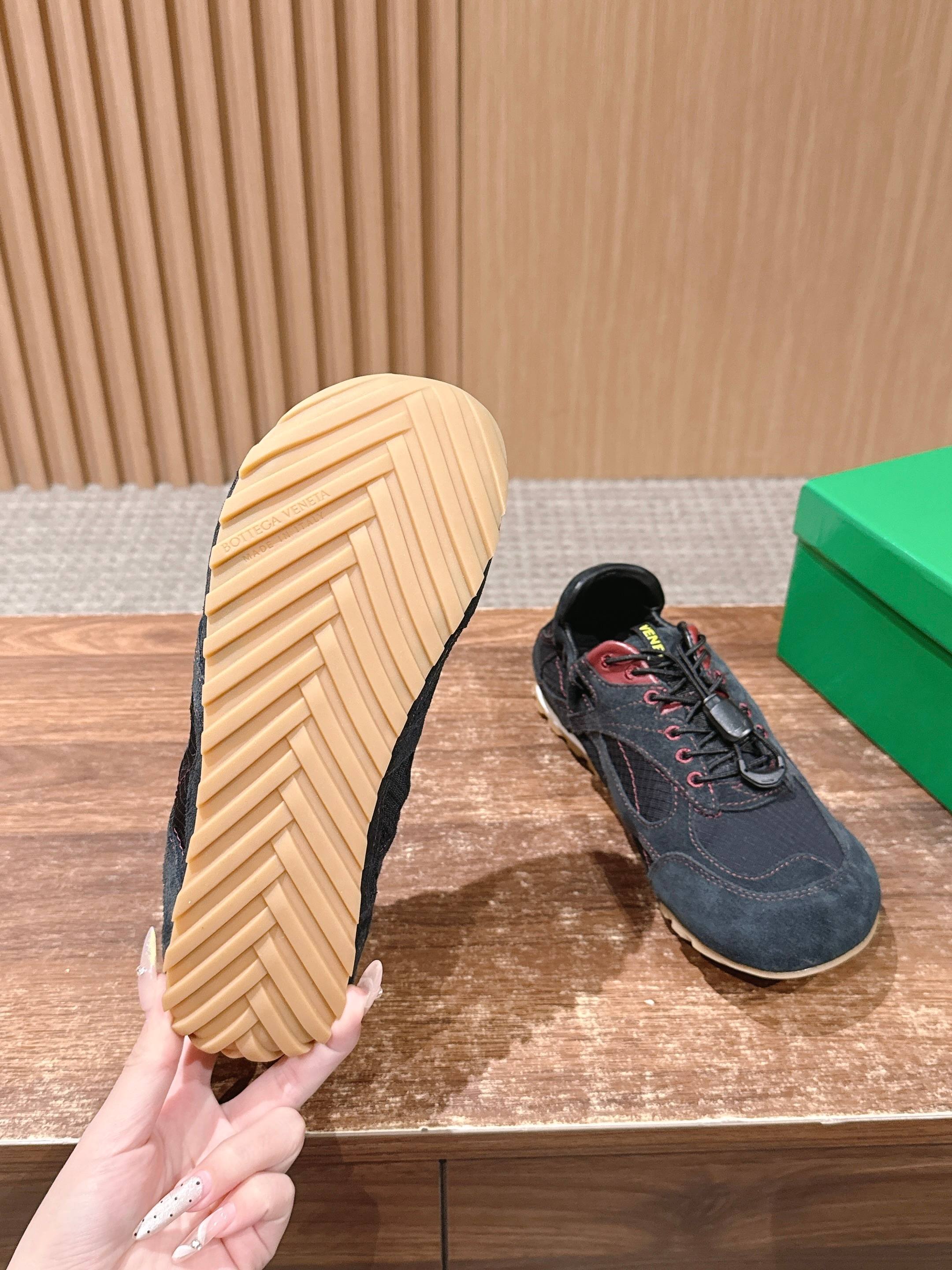 BOTTEGA VENETA 26S SNEAKERS IN DARK BLUE GREY SUEDE AND MESH FABRIC