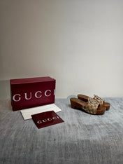 GUCCI 26S PLATFORM MULES IN BEIGE GG MONOGRAM CANVAS SILVER HARDWARE