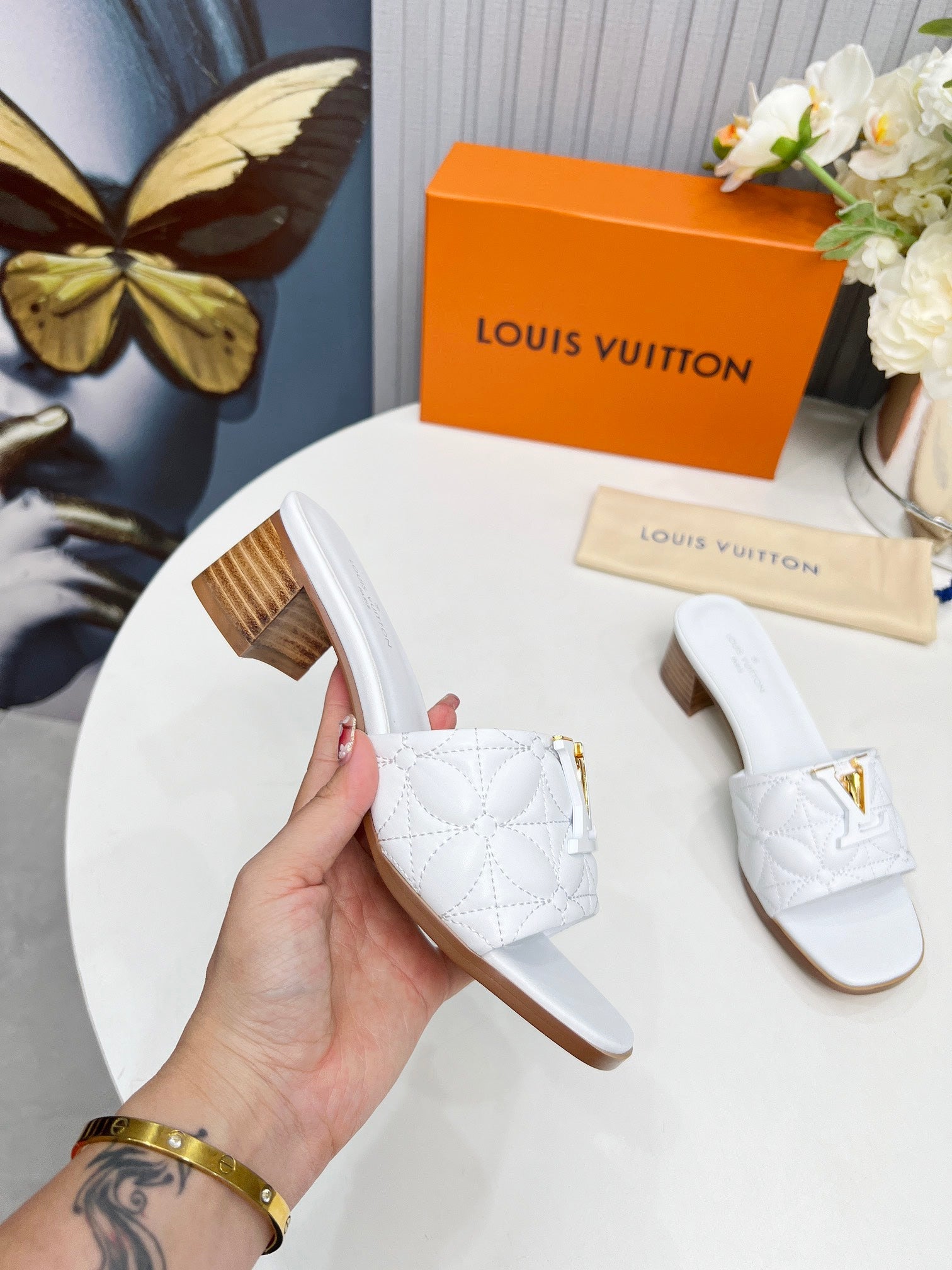 LV 26S MARE HIGH-HEELED MULE SANDALS IN WHITE CALFSKIN