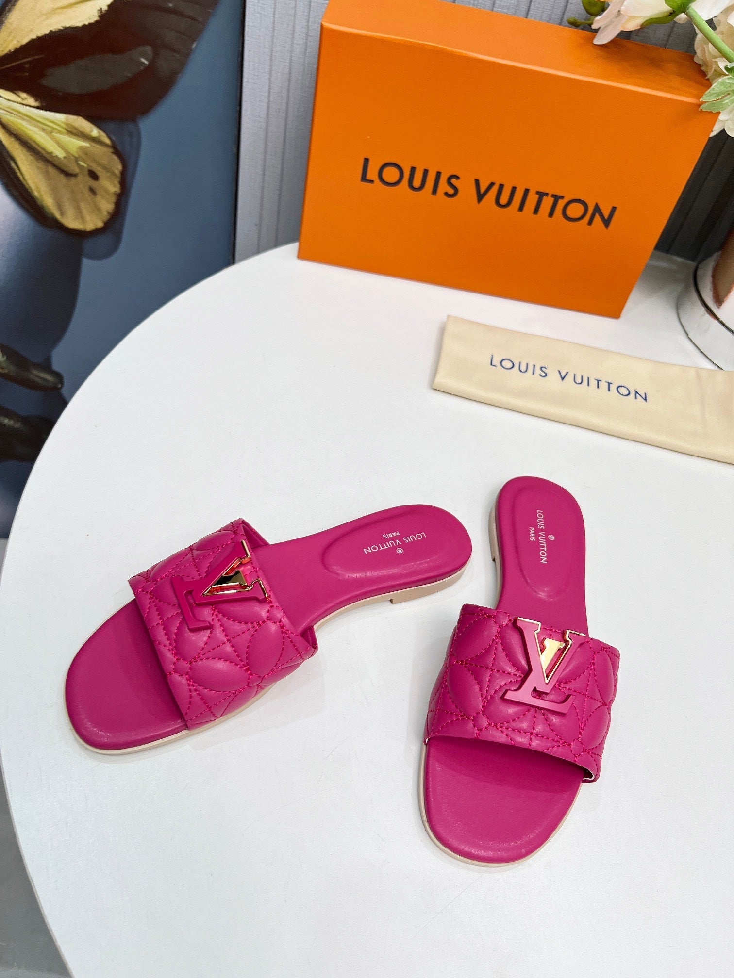 LV 26S MARE FLAT MULES IN PINK CALFSKIN