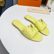 LV 26S MARE FLAT MULES IN LIGHT YELLOW CALFSKIN
