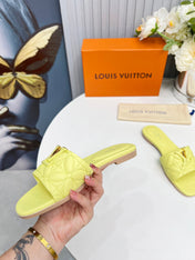 LV 26S MARE FLAT MULES IN LIGHT YELLOW CALFSKIN