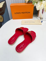 LV 26S MARE FLAT MULES IN RED CALFSKIN