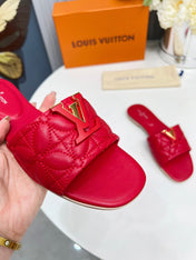 LV 26S MARE FLAT MULES IN RED CALFSKIN